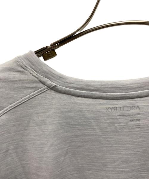 ARC'TERYX（アークテリクス）ARC'TERYX (アークテリクス) IONIA MERINO WOOL ARC'WORD LOGO SS M グレー サイズ:Mの古着・服飾アイテム