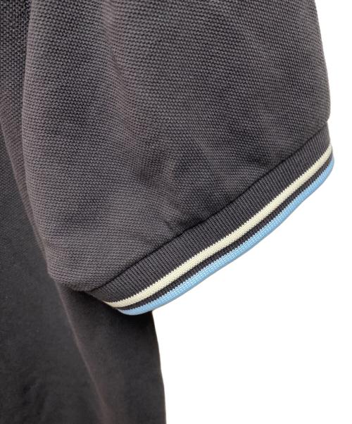 FRED PERRY（フレッドペリー）FRED PERRY (フレッドペリー) ポロシャツ グレー サイズ:XL 未使用品の古着・服飾アイテム