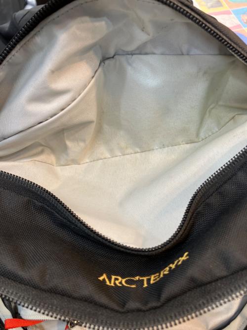 ARC'TERYX（アークテリクス）ARC'TERYX (アークテリクス) MANTIS 16 BACKPACK ブラックの古着・服飾アイテム