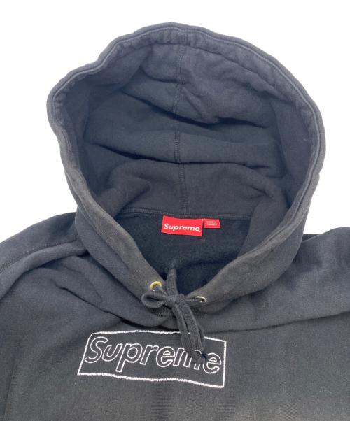 SUPREME（シュプリーム）SUPREME (シュプリーム) KAWS (カウズ) Chalk Logo Hooded Sweatshirt ブラック サイズ:ＸＬの古着・服飾アイテム