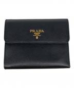 PRADAプラダ）の古着「サフィアーノ コンパクトウォレット」｜ブラック