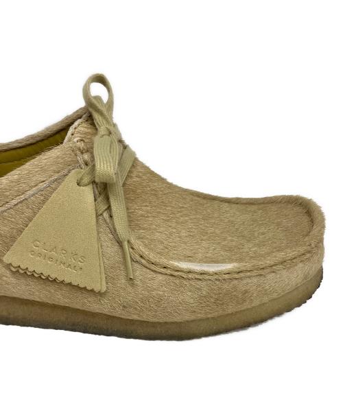 CLARKS（クラークス）CLARKS (クラークス) WALLABEE MAPLE HAIR ON ベージュ サイズ:26.5cmの古着・服飾アイテム