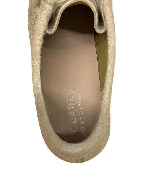 CLARKS（クラークス）CLARKS (クラークス) WALLABEE MAPLE HAIR ON ベージュ サイズ:26.5cmの古着・服飾アイテム