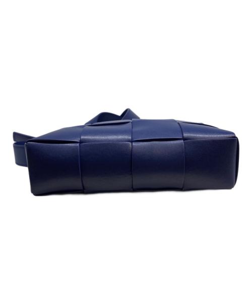 BOTTEGA VENETA（ボッテガベネタ）BOTTEGA VENETA (ボッテガベネタ) CASSETTE カメラバッグ ブルーの古着・服飾アイテム