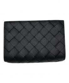 BOTTEGA VENETA（ボッテガベネタ）の古着「イントレチャート ミディアム 二つ折りLファスナーウォレット」｜ブラック