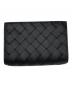 BOTTEGA VENETA（ボッテガベネタ）の古着「イントレチャート ミディアム 二つ折りLファスナーウォレット」｜ブラック