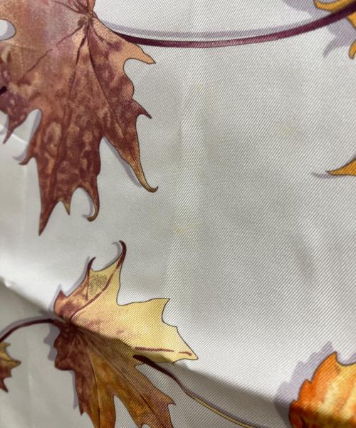 HERMES（エルメス）HERMES (エルメス) シルクスカーフ A WALK IN THE PARK ピンクの古着・服飾アイテム