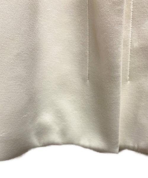 BASILE 28（バジーレ28）BASILE 28 (バジーレ28) エアクッション ショートジャケット ホワイト サイズ:9の古着・服飾アイテム