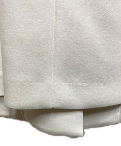 BASILE 28（バジーレ28）BASILE 28 (バジーレ28) エアクッション ショートジャケット ホワイト サイズ:9の古着・服飾アイテム
