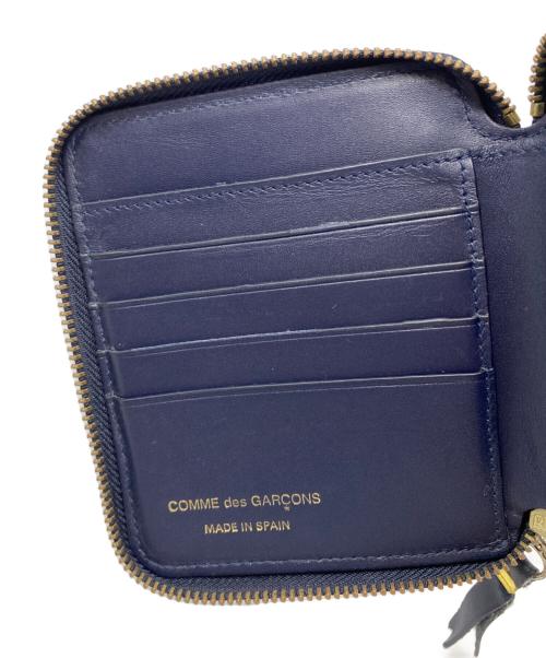 COMME des GARCONS（コムデギャルソン）COMME des GARCONS (コムデギャルソン) ラウンドジップ2つ折り財布 ネイビーの古着・服飾アイテム