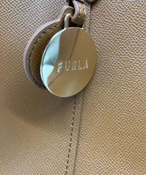 FURLA（フルラ）FURLA (フルラ) VITTORIA M TOTE ブラウンの古着・服飾アイテム