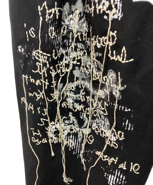s'yte（サイト）s'yte (サイト) LAMB WOOL PRINTED MESSEGE EMBROIDERY 2 TUCK SUSPENDER PANTS ブラック サイズ:3の古着・服飾アイテム