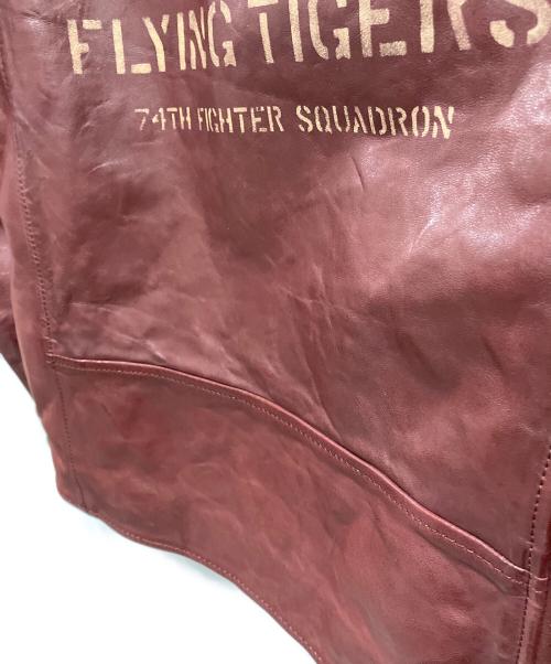 AVIREX（アヴィレックス）AVIREX (アヴィレックス) AGED WAPPEN STAND ZIP RIDERS レッド サイズ:Mの古着・服飾アイテム