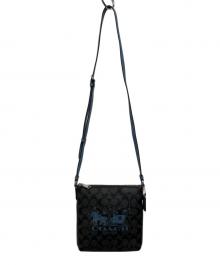 COACH（コーチ）の古着「シグネチャーPVCショルダーバッグ」｜ブラック×ブルー