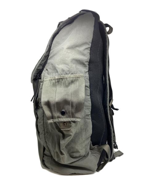 C.P COMPANY（シーピーカンパニー）C.P COMPANY (シーピーカンパニー) 26SS Plain Paper Touch Mixed Back Pack グリーンの古着・服飾アイテム