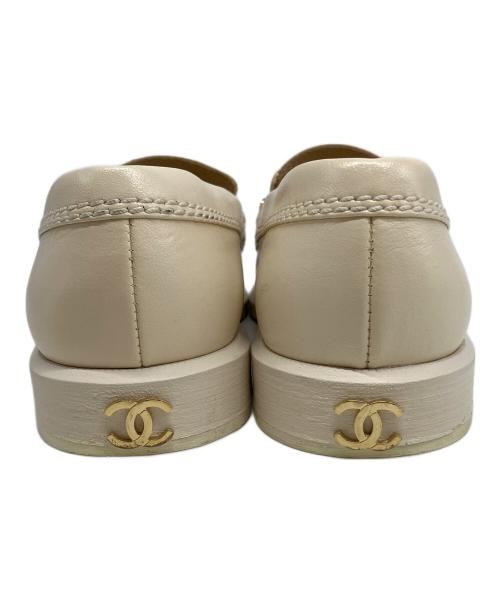 CHANEL（シャネル）CHANEL (シャネル) ローファー ベージュ サイズ:35 1/2の古着・服飾アイテム