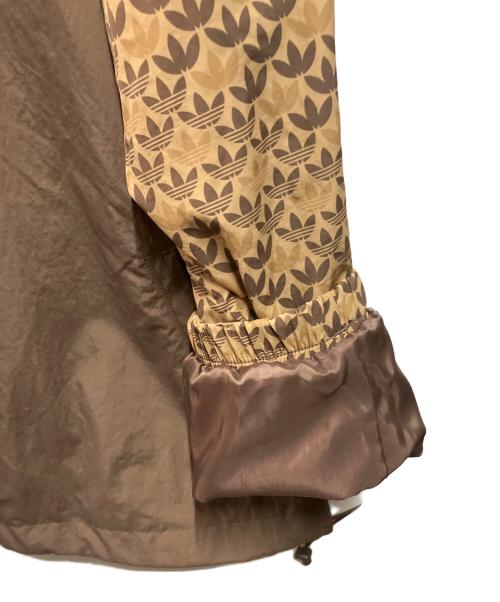 adidas（アディダス）adidas (アディダス) クラシック モノ ウインドブレーカー ベージュ サイズ:２XL 未使用品の古着・服飾アイテム
