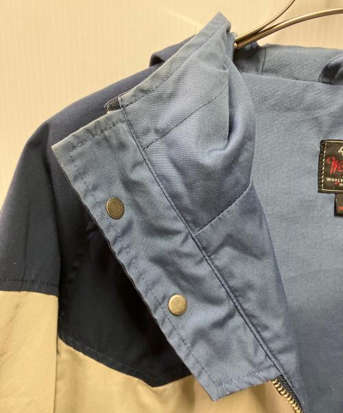 WOOLRICH WOOLEN MILLS（ウールリッチウーレンミルズ）WOOLRICH WOOLEN MILLS (ウールリッチウーレンミルズ) マウンテンパーカー ベージュ×ネイビー サイズ:Mの古着・服飾アイテム