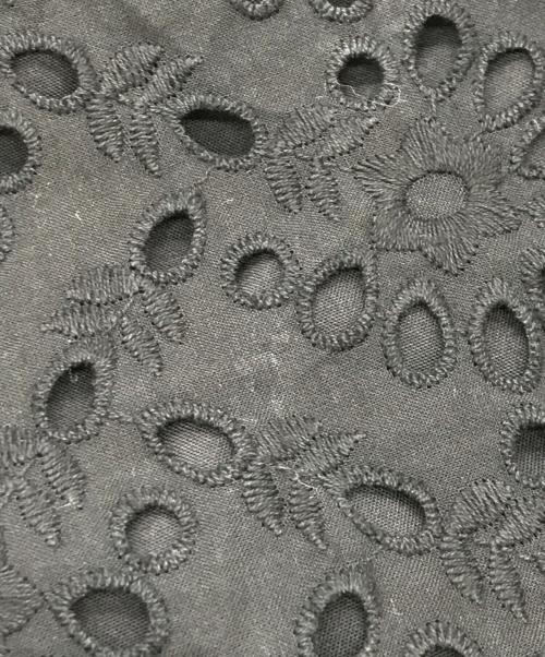 Limue（リミュ）Limue (リミュ) 刺繍タックワンピース ブラック サイズ:Fの古着・服飾アイテム