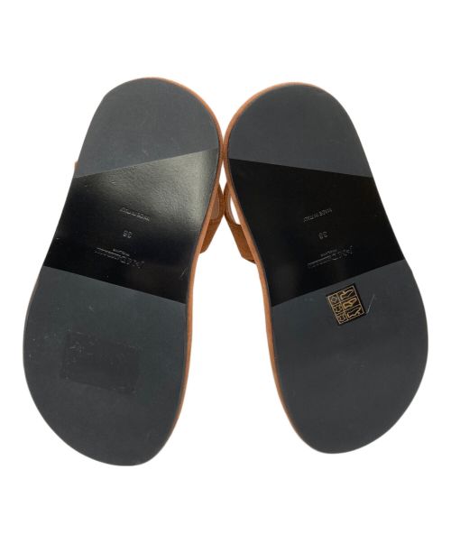 J&M DAVIDSON（ジェイ＆エム デヴィッドソン）J&M DAVIDSON (ジェイ＆エム デヴィッドソン) STRAPPY KNOTTED SANDAL ベージュ サイズ:36の古着・服飾アイテム