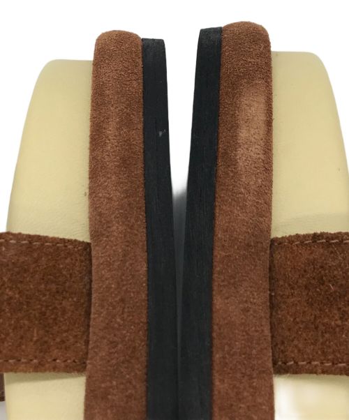 J&M DAVIDSON（ジェイ＆エム デヴィッドソン）J&M DAVIDSON (ジェイ＆エム デヴィッドソン) STRAPPY KNOTTED SANDAL ベージュ サイズ:36の古着・服飾アイテム