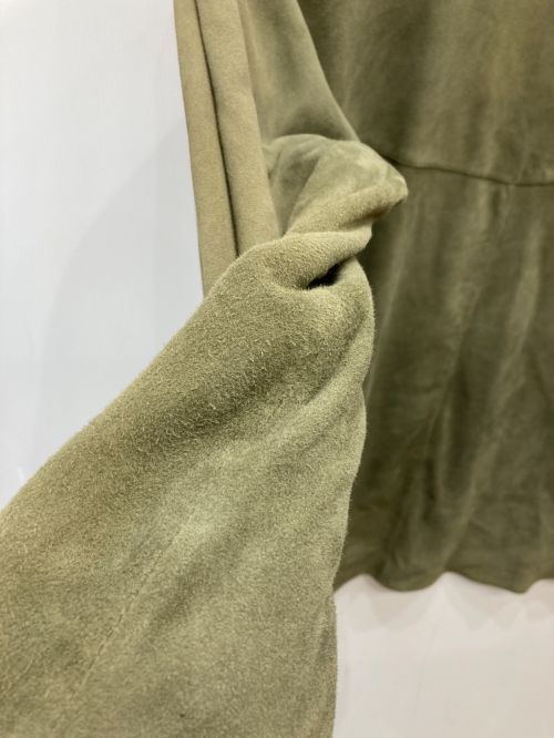 CCU（シーシーユー）CCU (シーシーユー) スタンドカラースエードジャケット カーキ サイズ:2の古着・服飾アイテム