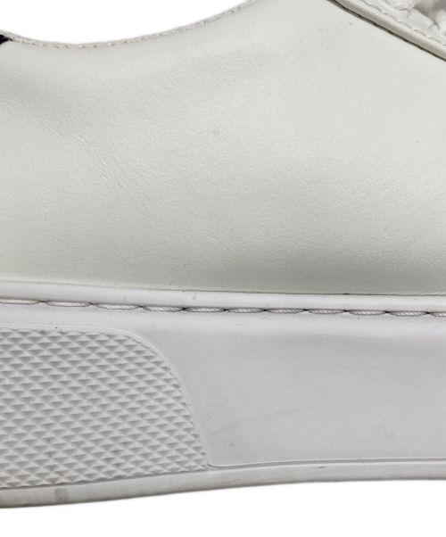 PRADA（プラダ）PRADA (プラダ) ローカットスニーカー ホワイト サイズ:7.5の古着・服飾アイテム