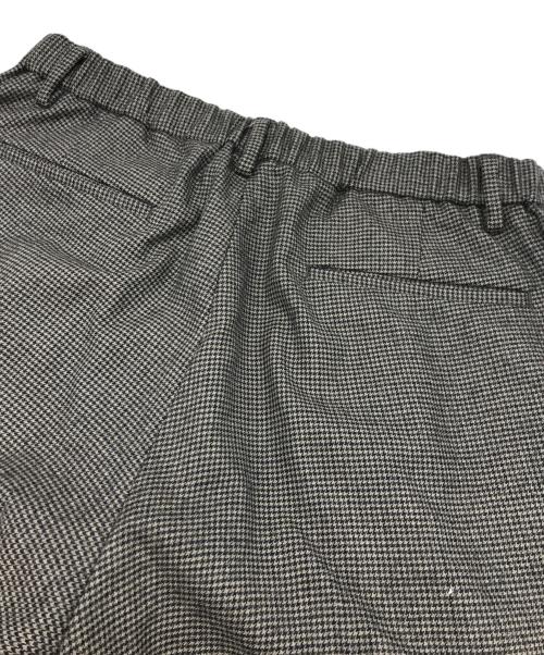 UNITED ARROWS（ユナイテッドアローズ）UNITED ARROWS (ユナイテッドアローズ) UASBハウンドトゥース1プリーツパンツ グレー サイズ:Lの古着・服飾アイテム