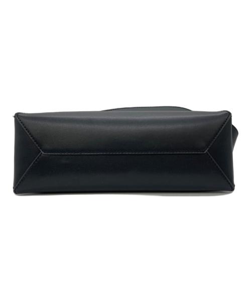 CHARLES & KEITH（チャールズアンドキース）CHARLES & KEITH (チャールズ＆キース) ナスリン ジオメトリックショルダーバッグ ブラックの古着・服飾アイテム