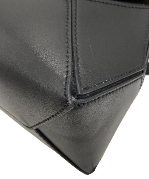 CHARLES & KEITH（チャールズアンドキース）CHARLES & KEITH (チャールズ＆キース) ナスリン ジオメトリックショルダーバッグ ブラックの古着・服飾アイテム