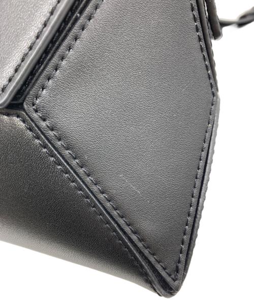 CHARLES & KEITH（チャールズアンドキース）CHARLES & KEITH (チャールズ＆キース) ナスリン ジオメトリックショルダーバッグ ブラックの古着・服飾アイテム