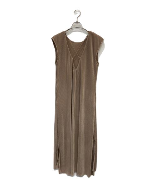 UN3D.（アンスリード）UN3D. (アンスリード) アコーディオン プリーツ ルームドレス ワンピース ベージュ サイズ:Fの古着・服飾アイテム