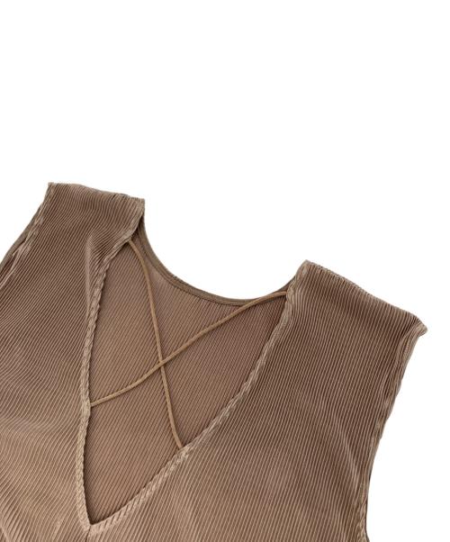 UN3D.（アンスリード）UN3D. (アンスリード) アコーディオン プリーツ ルームドレス ワンピース ベージュ サイズ:Fの古着・服飾アイテム