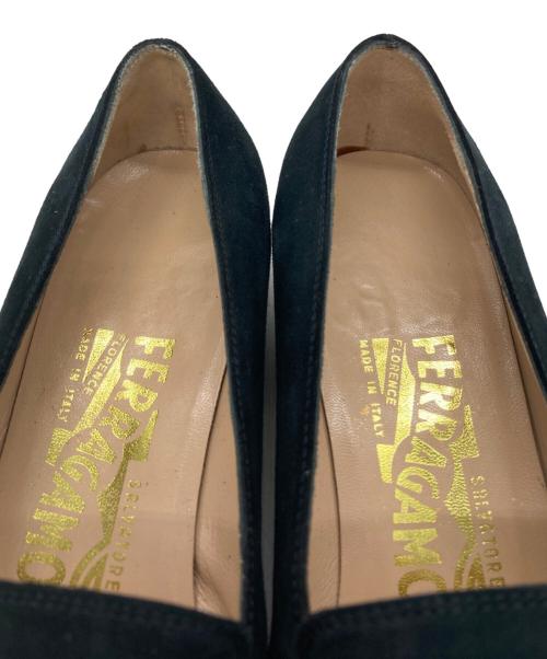 Salvatore Ferragamo（サルヴァトーレ フェラガモ）Salvatore Ferragamo (サルヴァトーレ フェラガモ) スウェードローファー ネイビー サイズ:22.5cmの古着・服飾アイテム