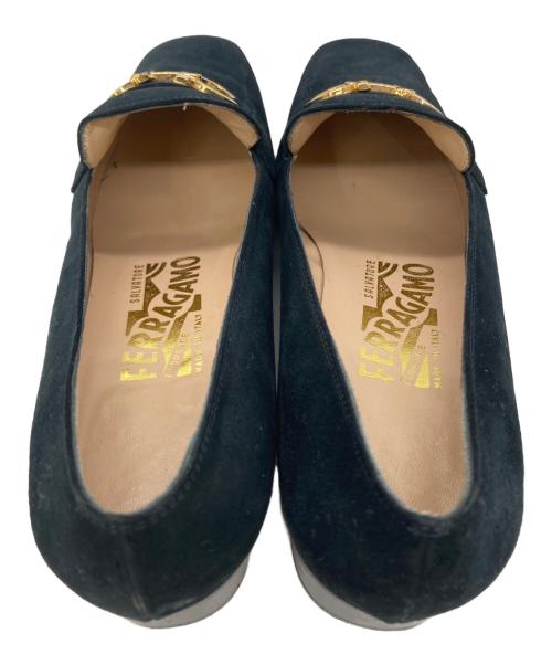Salvatore Ferragamo（サルヴァトーレ フェラガモ）Salvatore Ferragamo (サルヴァトーレ フェラガモ) スウェードローファー ネイビー サイズ:22.5cmの古着・服飾アイテム