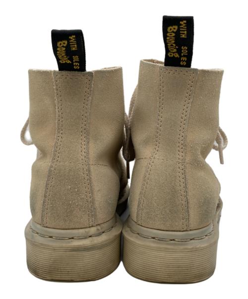 Dr.Martens（ドクターマーチン）Dr.Martens (ドクターマーチン) レースアップブーツ ベージュ サイズ:UK5/EU38/US7の古着・服飾アイテム