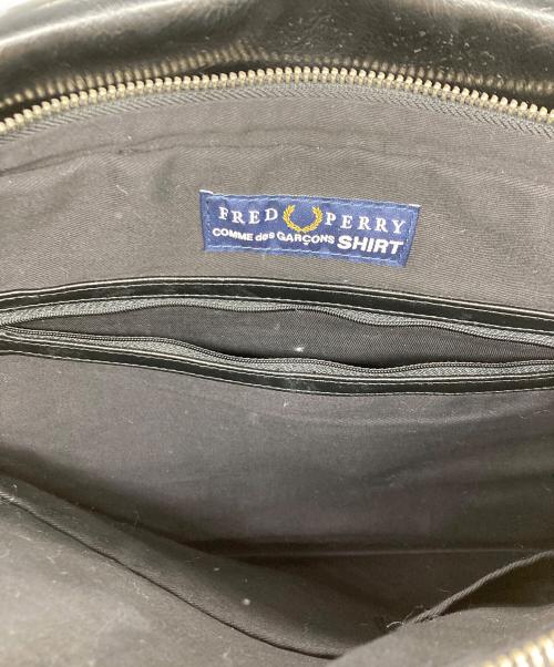 FRED PERRY（フレッドペリー）FRED PERRY (フレッドペリー) COMME des GARCONS SHIRT (コムデギャルソンシャツ) PVCバッグ ブラック サイズ:FREEの古着・服飾アイテム