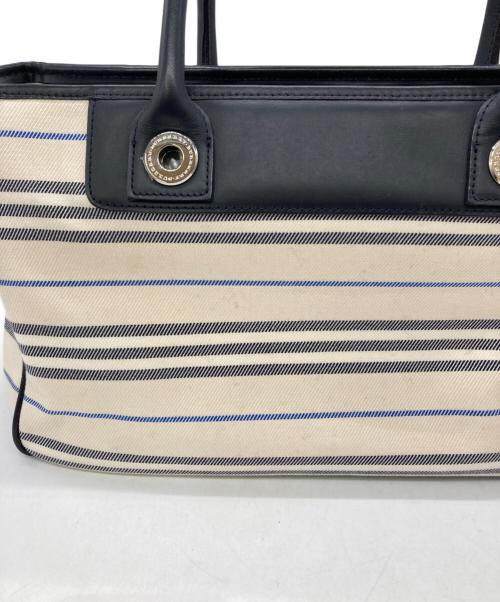 BURBERRY（バーバリー）BURBERRY (バーバリー) ハンドバッグ アイボリー サイズ:表記なしの古着・服飾アイテム