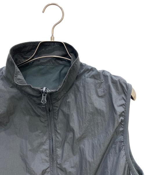 DAIWA PIER39（ダイワ ピア39）DAIWA PIER39 (ダイワ ピア39) TECH MIL VEST REVERSIBLE グレー サイズ:Mの古着・服飾アイテム