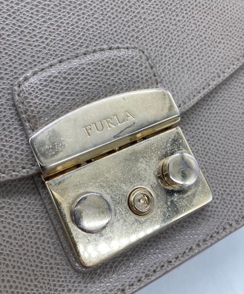 FURLA（フルラ）FURLA (フルラ) メトロポリスチェーンショルダーバッグ ベージュの古着・服飾アイテム
