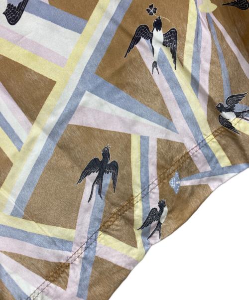 BRU NA BOINNE（ブルーナボイン）BRU NA BOINNE (ブルーナボイン) スワロービーム&アカプルコL/Sシャツ ベージュ サイズ:Mの古着・服飾アイテム