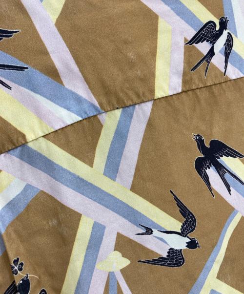 BRU NA BOINNE（ブルーナボイン）BRU NA BOINNE (ブルーナボイン) スワロービーム&アカプルコL/Sシャツ ベージュ サイズ:Mの古着・服飾アイテム