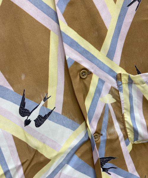 BRU NA BOINNE（ブルーナボイン）BRU NA BOINNE (ブルーナボイン) スワロービーム&アカプルコL/Sシャツ ベージュ サイズ:Mの古着・服飾アイテム