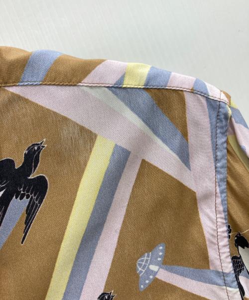 BRU NA BOINNE（ブルーナボイン）BRU NA BOINNE (ブルーナボイン) スワロービーム&アカプルコL/Sシャツ ベージュ サイズ:Mの古着・服飾アイテム