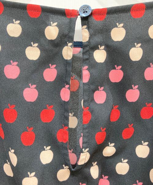 Kate Spade（ケイトスペード）Kate Spade (ケイトスペード) リンゴ柄ワンピース ブラック サイズ:XSの古着・服飾アイテム