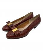 Salvatore Ferragamoサルヴァトーレ フェラガモ）の古着「ヴァラリボンパンプス」｜ブラウン