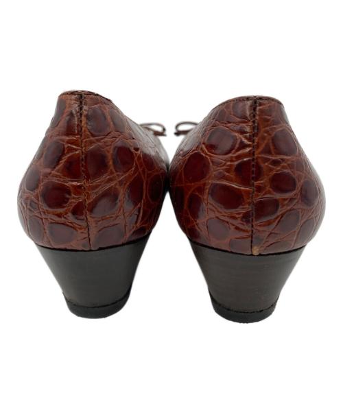 Salvatore Ferragamo（サルヴァトーレ フェラガモ）Salvatore Ferragamo (サルヴァトーレ フェラガモ) ヴァラリボンパンプス ブラウン サイズ:7 1/2の古着・服飾アイテム