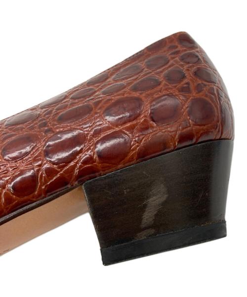 Salvatore Ferragamo（サルヴァトーレ フェラガモ）Salvatore Ferragamo (サルヴァトーレ フェラガモ) ヴァラリボンパンプス ブラウン サイズ:7 1/2の古着・服飾アイテム