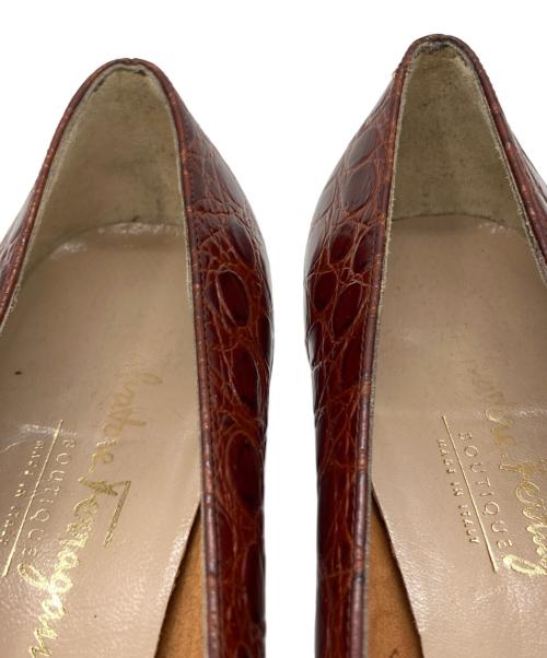 Salvatore Ferragamo（サルヴァトーレ フェラガモ）Salvatore Ferragamo (サルヴァトーレ フェラガモ) ヴァラリボンパンプス ブラウン サイズ:7 1/2の古着・服飾アイテム