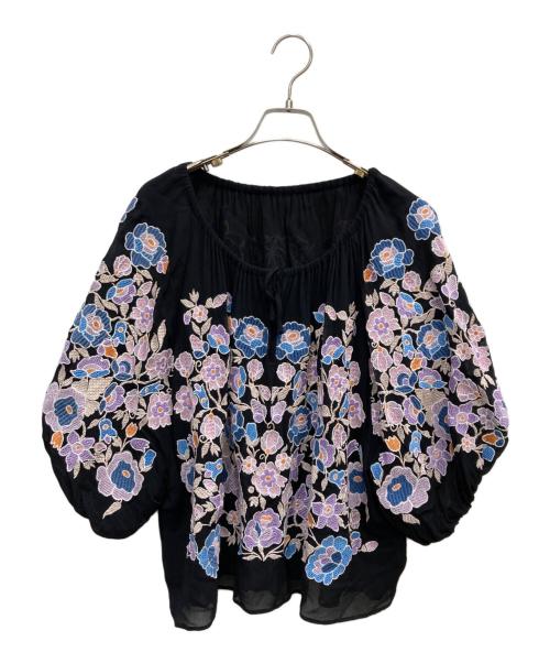 GRACE CONTINENTAL（（グレースコンチネンタル）GRACE CONTINENTAL (（グレースコンチネンタル) マルチフラワー刺繍ブラウス ブラック サイズ:36の古着・服飾アイテム